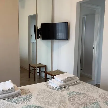 Casa Dell' Ulivo شقة ديسينسانو ديل غاردا